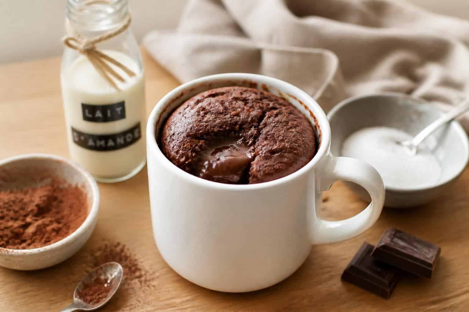 découvrez notre recette rapide et facile de mug cake chocolat sans œuf, parfait pour une délicieuse pause gourmande en quelques minutes.