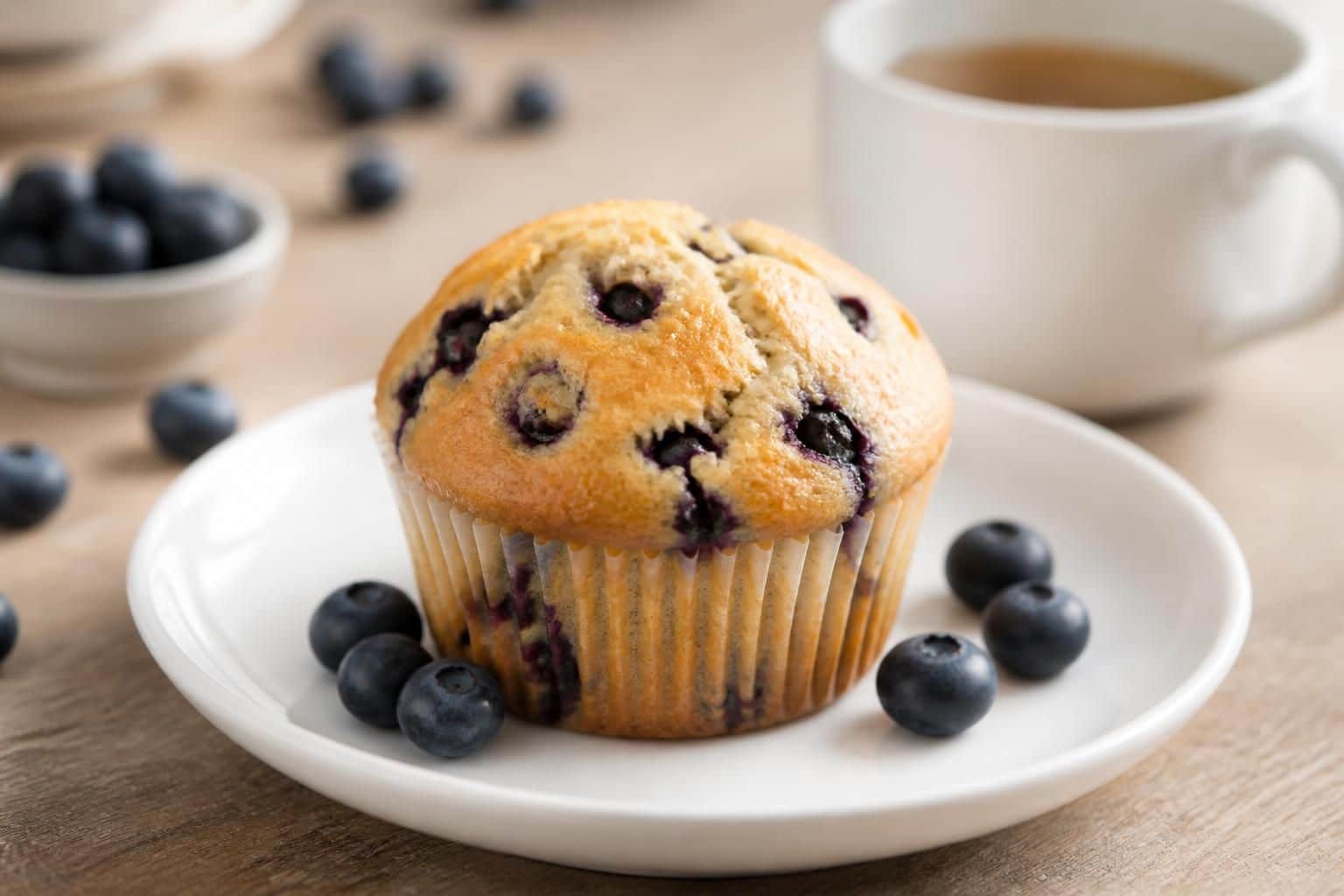 découvrez notre recette facile et saine de muffins aux myrtilles, moelleux et délicieux, parfaits pour un goûter équilibré.
